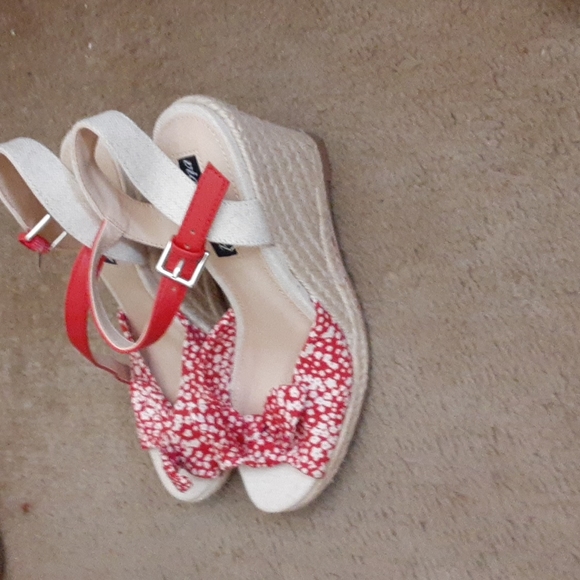 Shoes and boots and Sandal all size 7 to 7 1/2 - Picture 15 of 16